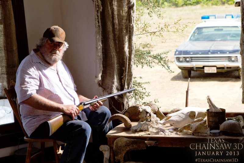 New Picture of 'Texas Chainsaw 3D' Features the Original Leatherface
