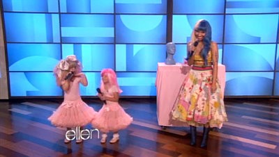 Video: Nicki Minaj Joins Little Sophia Grace to Rap 'Super Bass' on 'Ellen'