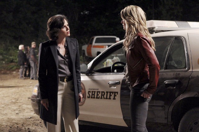 'Once Upon a Time' 1.05 Preview: Moms Race to Save Henry