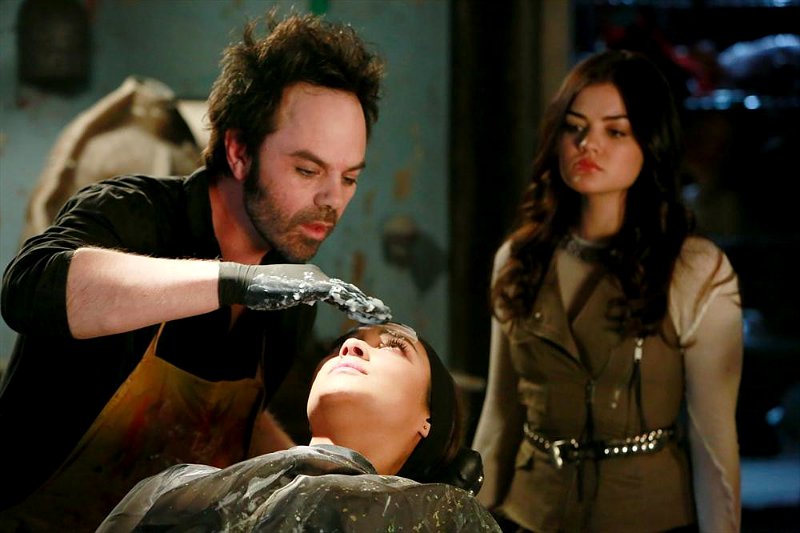 'Pretty Little Liars' 4.03 Sneak Peeks: Meet a Creepy Mask Maker