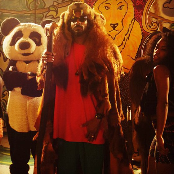 Video Premiere: Snoop Dogg's 'La La La'