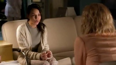 'Pretty Little Liars' 3.03 Sneak Peeks: Mona Still Makes the Girls Anxious