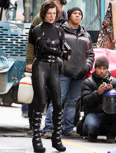 New 'Resident Evil 5' Set Photo Unveils Alice's New Skin-Tight Costume