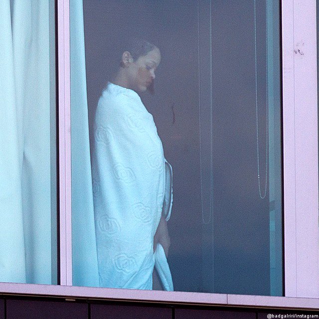 Rihanna Hates Paparazzi 'More Than the Nazi'