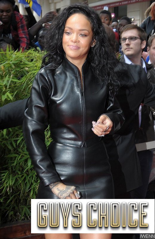 Rihanna Named Most Desirable Woman at 2014 Guys' Choice Awards