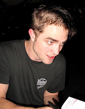 Getting Drastic Makeover, Robert Pattinson Debuts Patchy Haircut