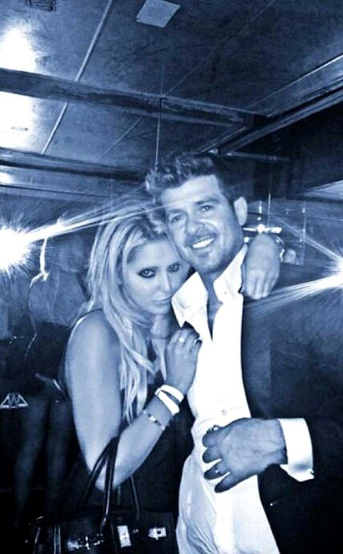 Robin Thicke Pictured Appearing to Grope Woman's Butt