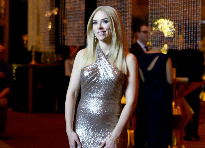 Scarlett Johansson Plays Ivanka, Alec Baldwin Faces Alien Invasion as Donald Trump on 'SNL'