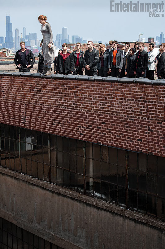 Shailene Woodley Tests Her Fear of Heights in New 'Divergent' Pic