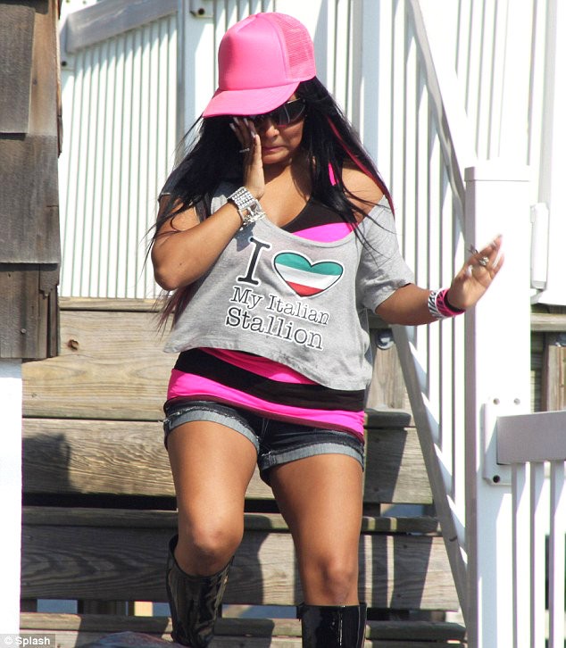 Snooki Cries as 'Jersey Shore' Wraps Season 5 Filming