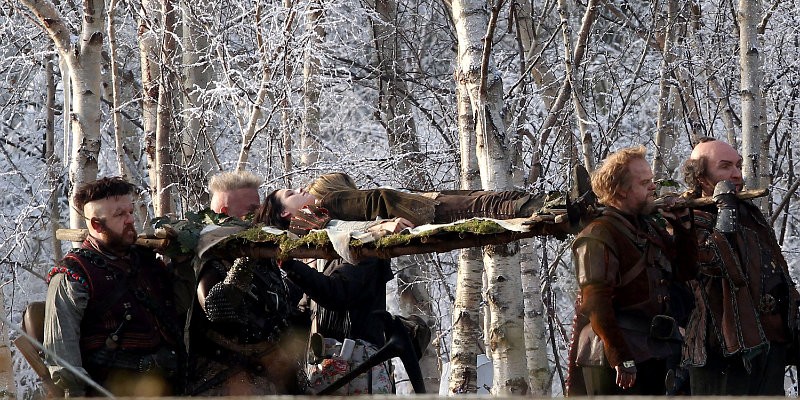 New 'Snow White' Set Photo: 'Dead' Kristen Stewart and First Look at the Dwarves