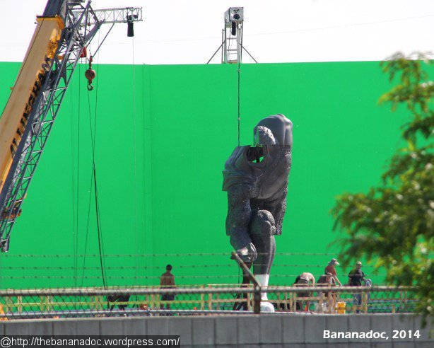 Superman Statue in 'Batman v Superman: Dawn of Justice' Explained