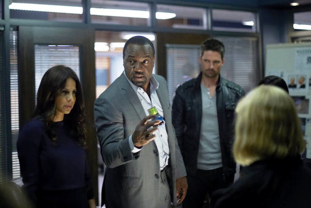 Syfy Cancels 'Alphas' After Two Seasons, Stars Tweet Farewell
