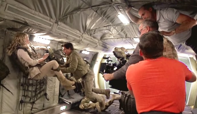 Tom Cruise Pulls Off an Amazing Stunt in 'The Mummy' Featurette