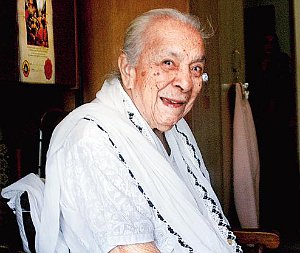 Veteran Bollywood Actress Zohra Sehgal Dies at 102