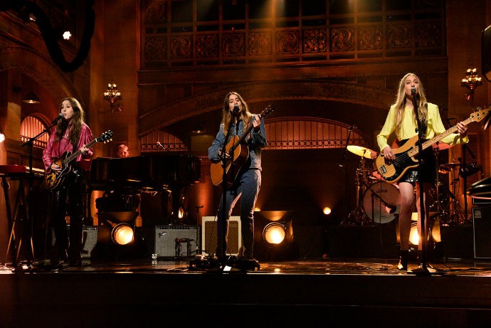 Video: HAIM Performing on 'SNL'