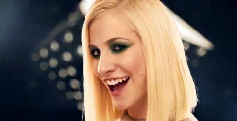 Video Premiere: Pixie Lott's 'Kiss the Stars'