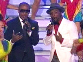 Video: will.i.am and Jamie Foxx Rock 'American Idol'