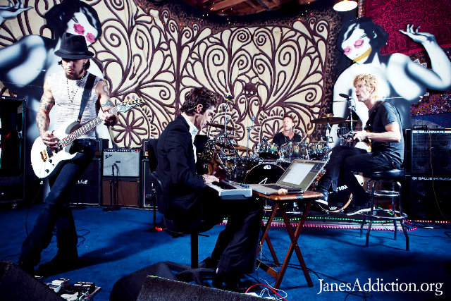 Duff McKagan Officially Joins Jane's Addiction