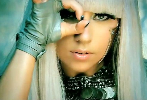 Lady GaGa's Necklace to Be Sold to Lowest Bidder
