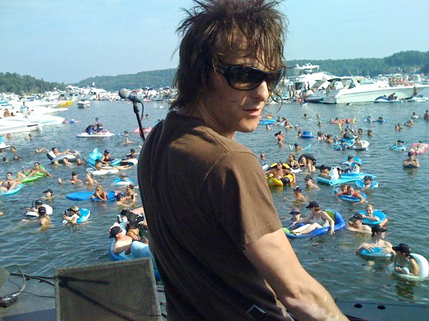 Tommy Stinson of Replacements to Auction Off Memorabilia for Haiti