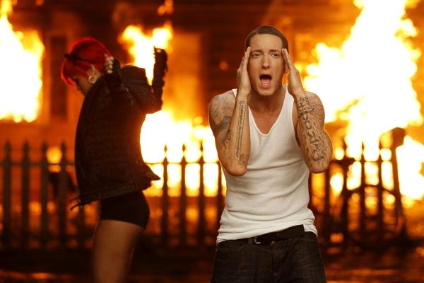 Eminem Stays Put at No. 1 on Hot 100 With 'Love the Way You Lie'