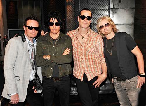 Stone Temple Pilots Postpone Concerts Following Scott Weiland's Onstage Ramble