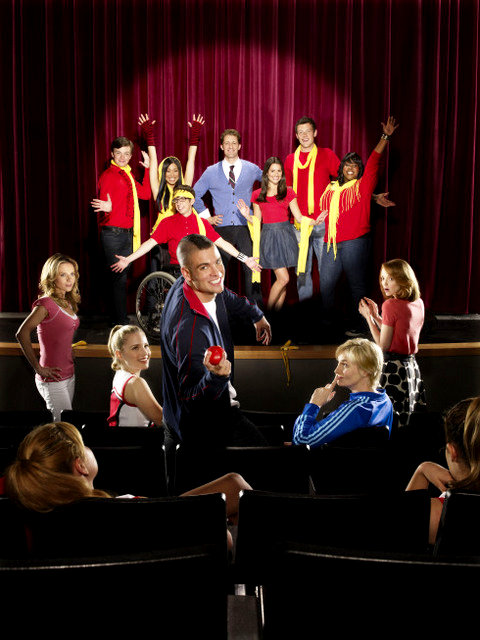 'Glee' Smashed Elvis Presley's Record in U.K.