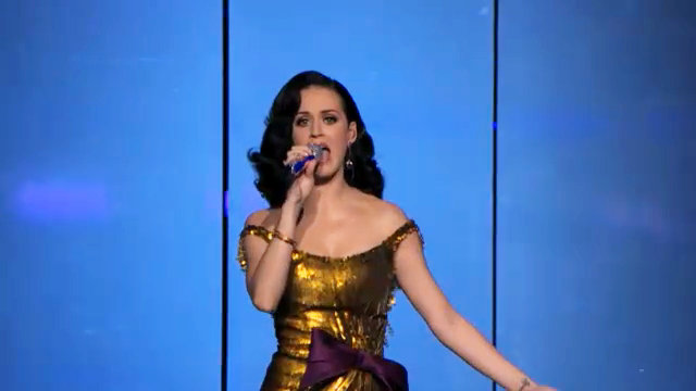 Katy Perry Performs 'Firework' at Oprah's Oscar Afterparty