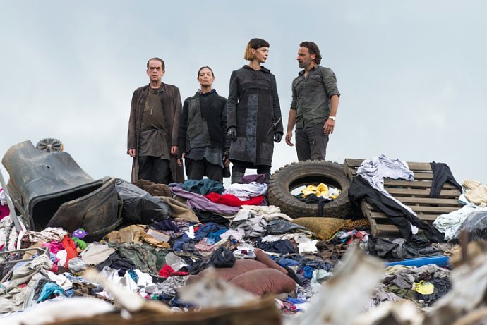 'Walking Dead' Showrunner Confirms That Some Characters Will Be Killed in Season 7 Finale