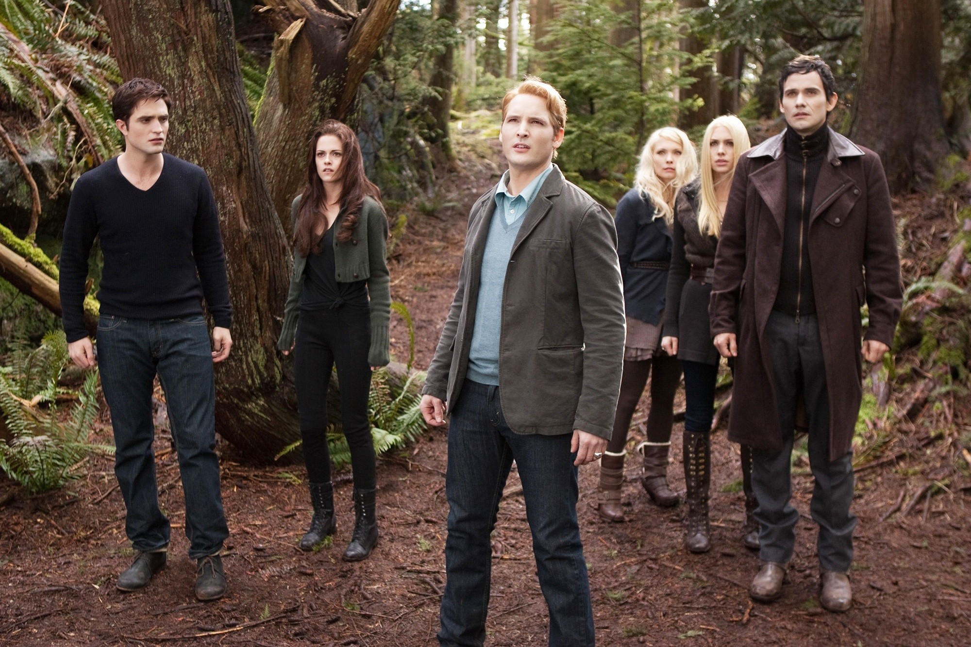 'Breaking Dawn Part II' Easily Wins Thanksgiving Weekend