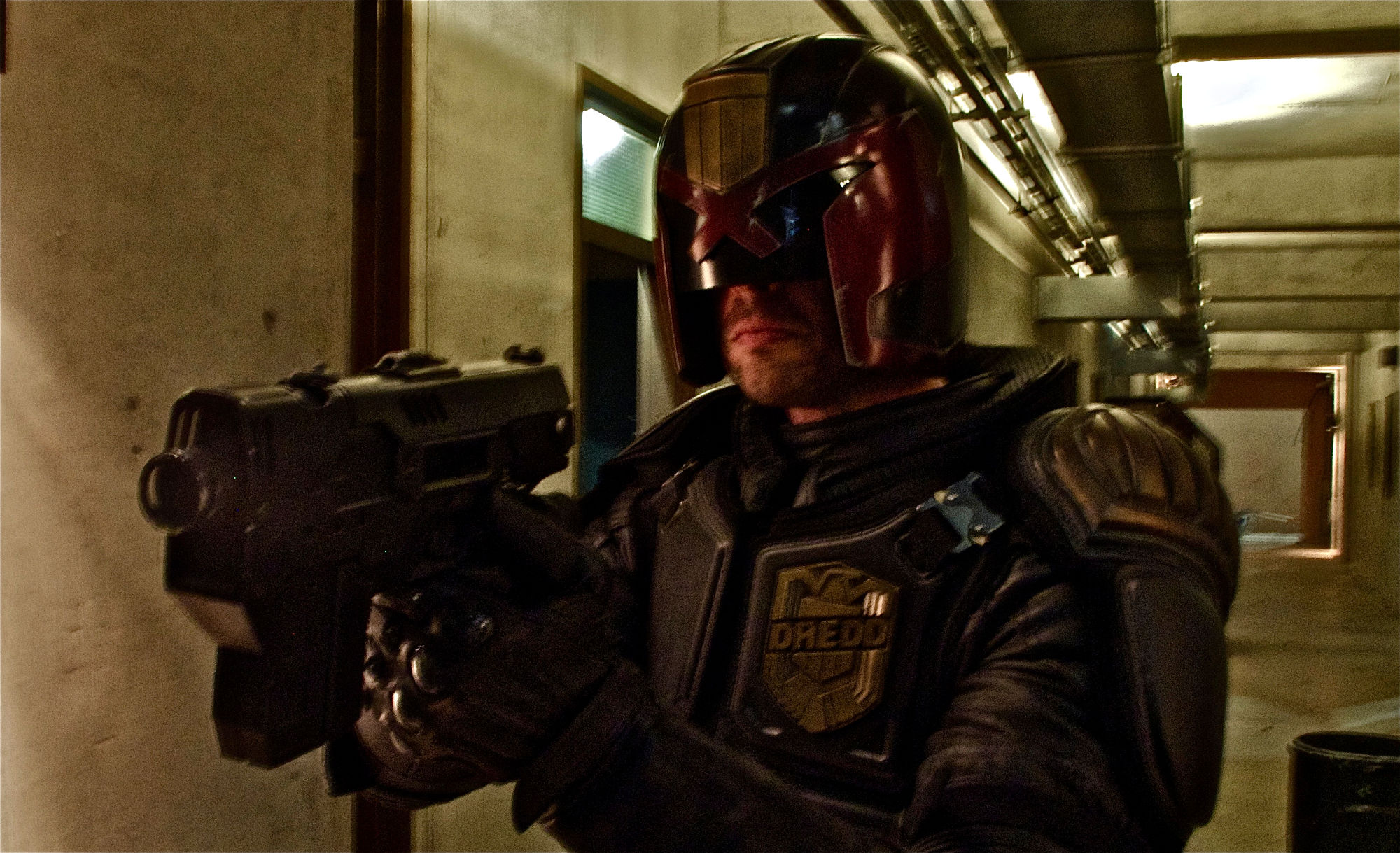 First Look at Jugde Dredd's Lawmaster Bike and Full Costume Emerges