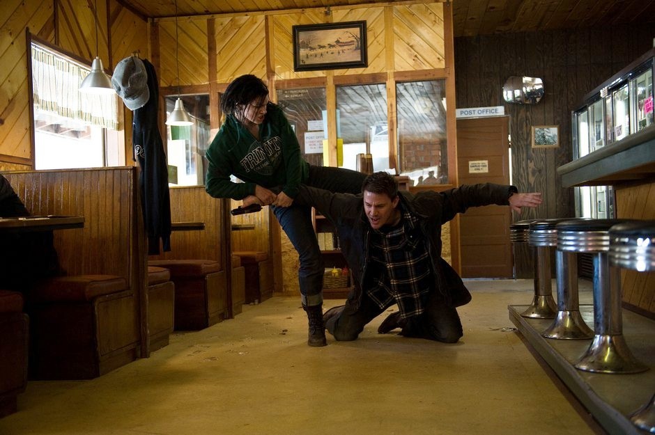 Channing Tatum Gets Into Brutal Brawl Against Woman in First Five Minutes of 'Haywire'