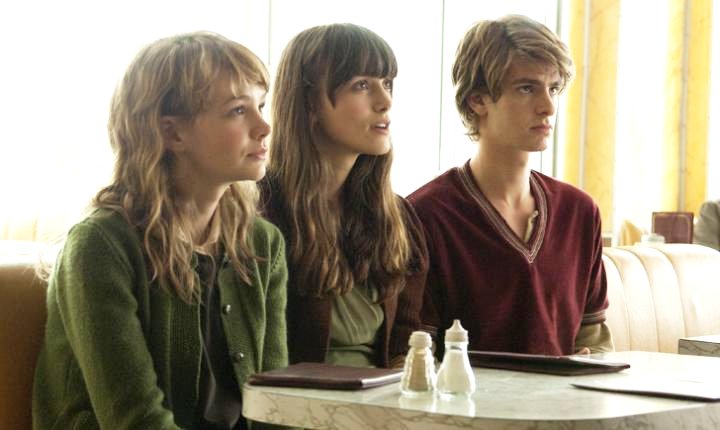 Carey Mulligan Explains Her Life in 'Never Let Me Go' International Trailer