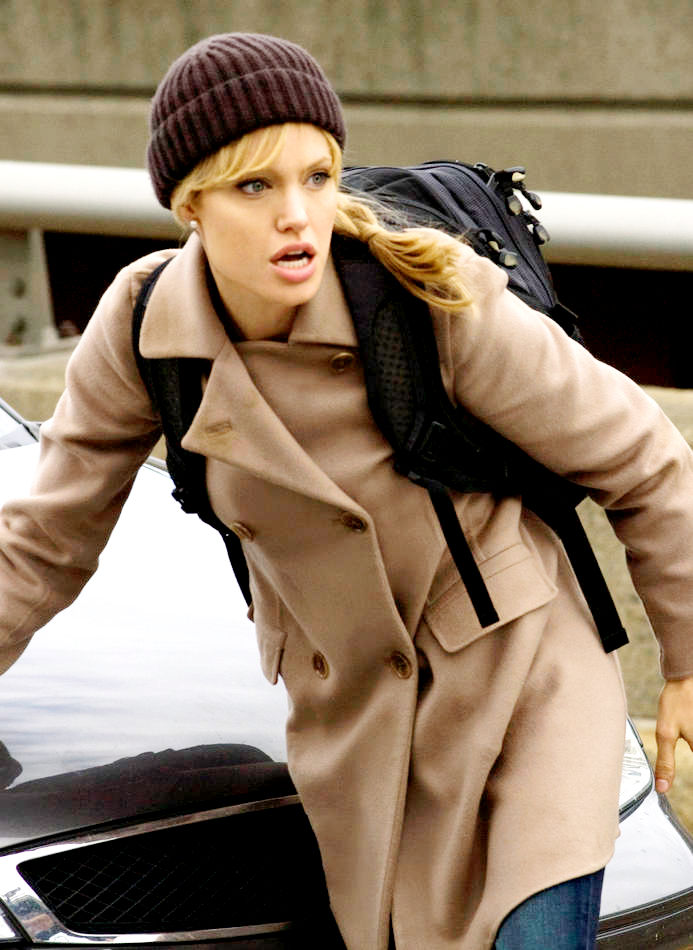 New Pictures of Angelina Jolie in 'Salt', New Trailer to Be Debuted on Thursday