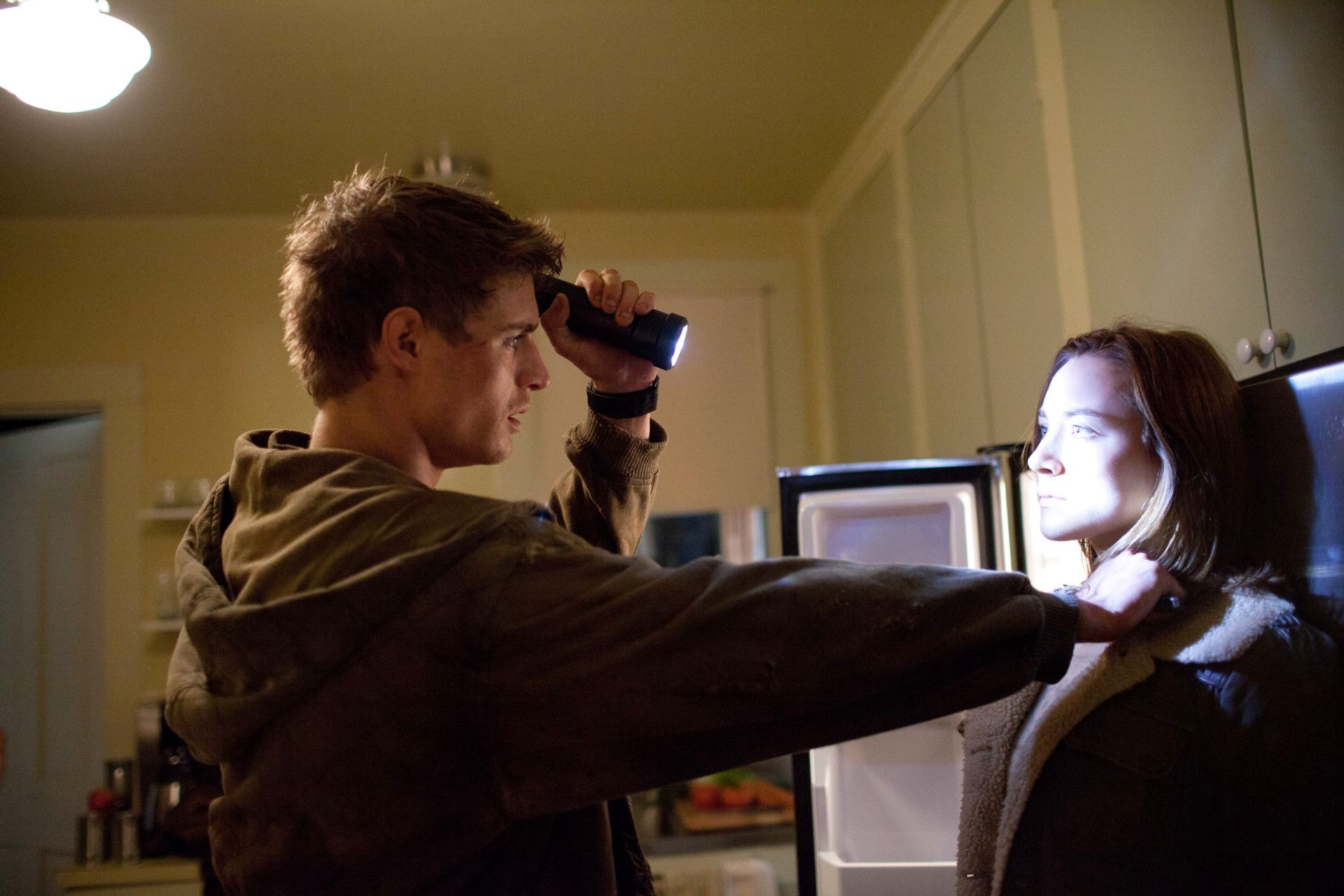 'The Host' New Clip: Saoirse Ronan Gets Attacked and Fights Back