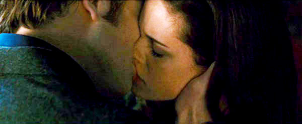 Robert Pattinson: Kissing Kristen Stewart Gets Easier