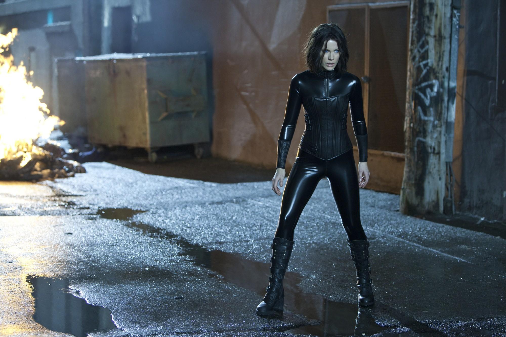 First 'Underworld: Awakening' TV Spot Pits Selene Against Human and Monstrous Beast