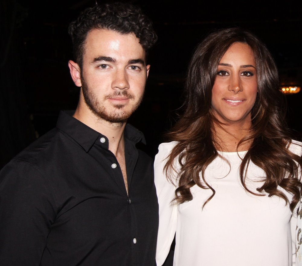 Kevin Jonas, Danielle Deleasa