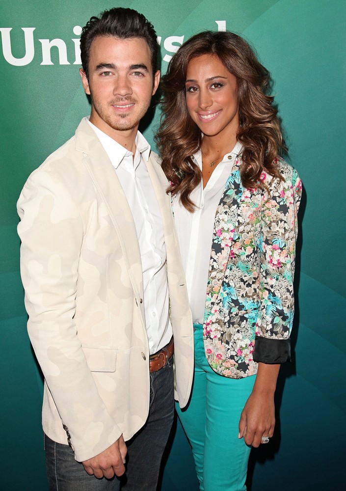 Kevin Jonas, Danielle Deleasa