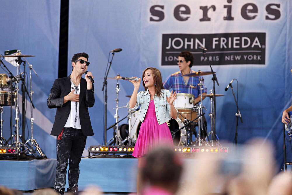 Joe Jonas, Demi Lovato