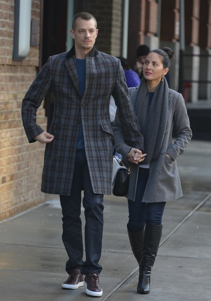 Joel Kinnaman, Olivia Munn