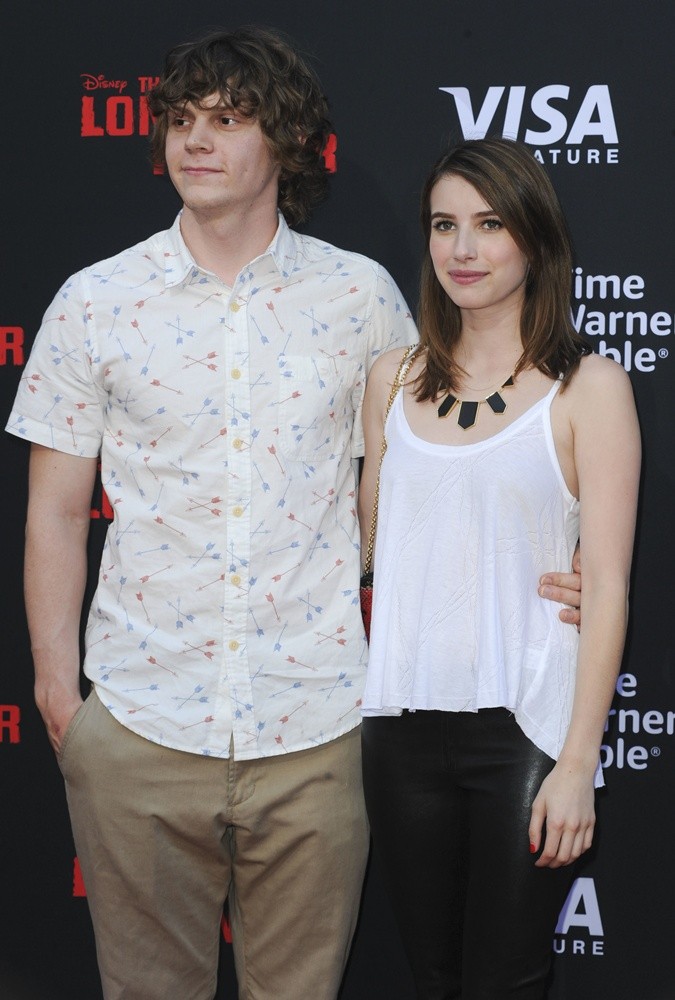 Evan Peters, Emma Roberts