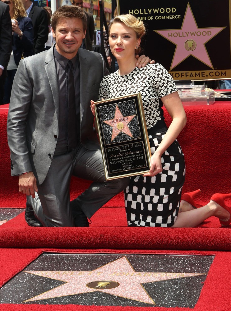 Jeremy Renner, Scarlett Johansson