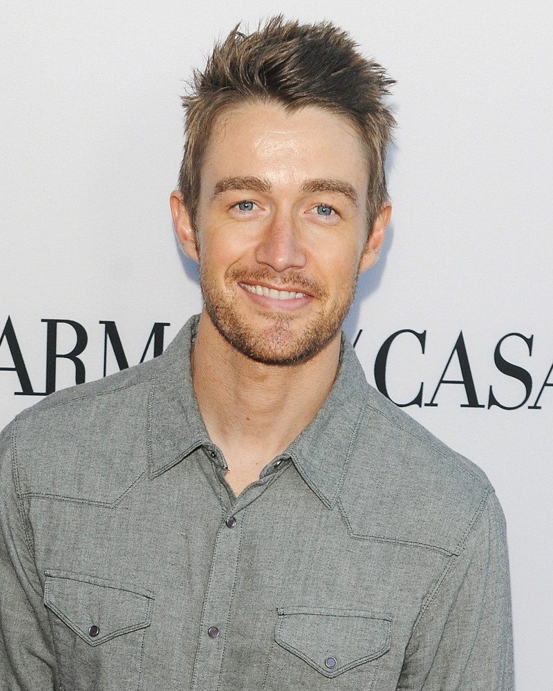 Robert Buckley