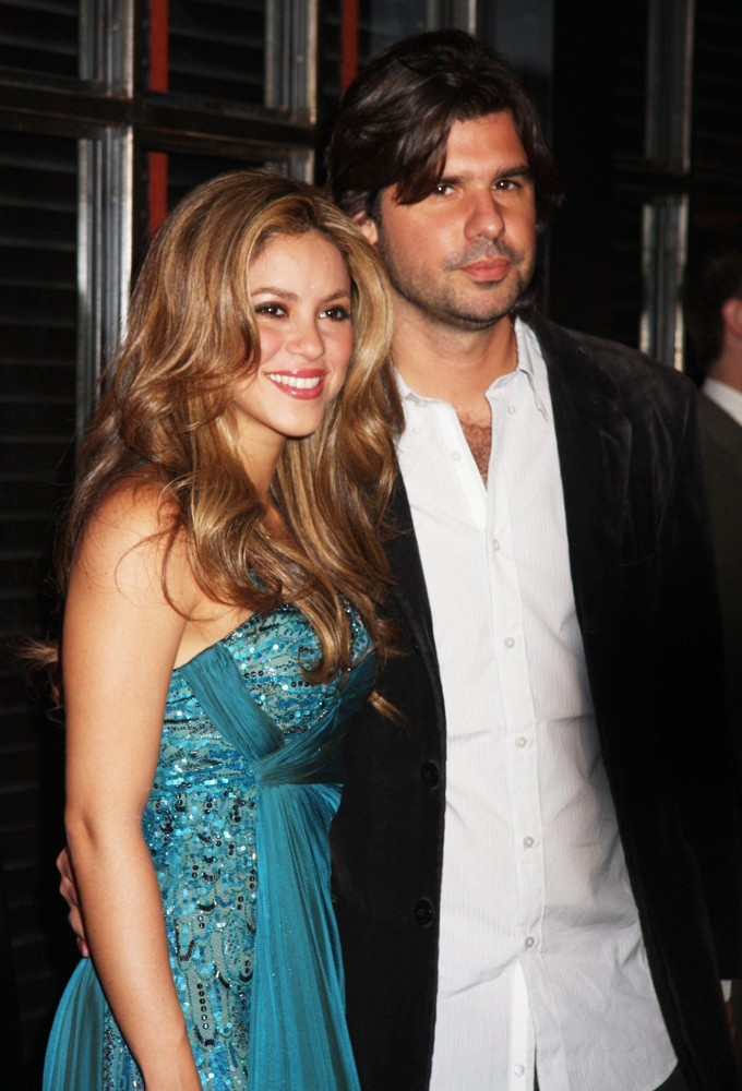 Shakira, Antonio de la Rua