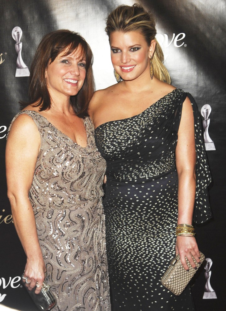 Tina Simpson, Jessica Simpson