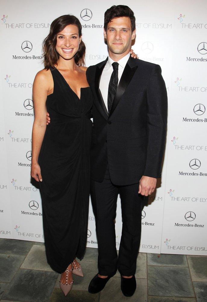Lia Smith, Justin Bartha