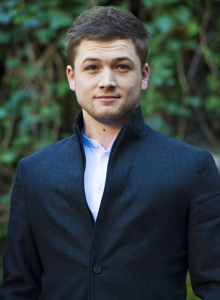 taron-egerton-kingsman-the-secret-service-photocall-02.jpg