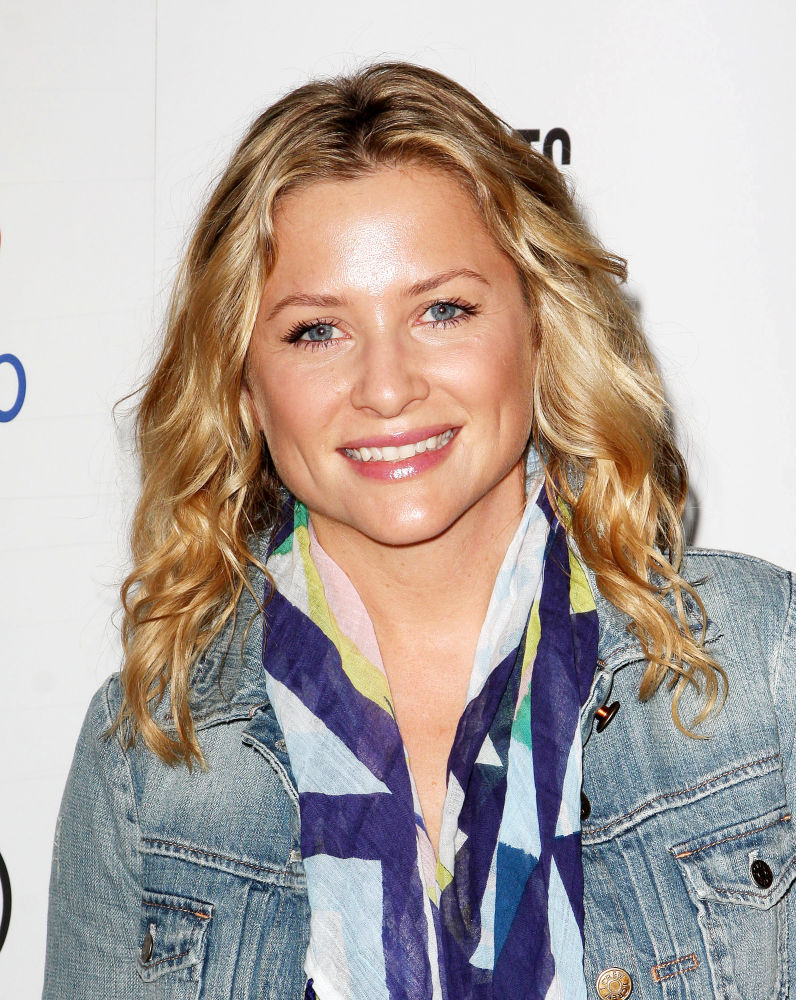 Jessica Capshaw